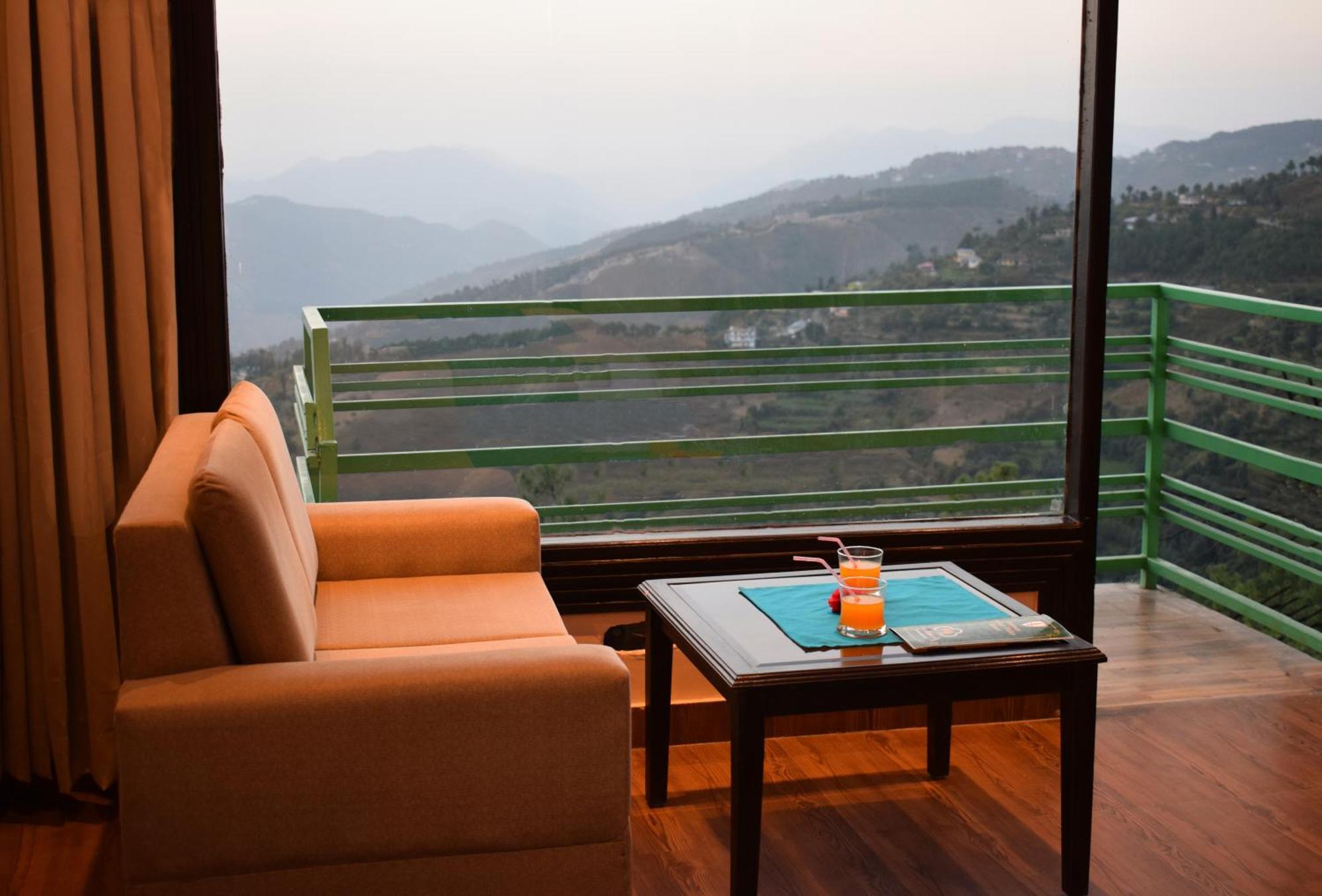 Himalayan Mountain And Valley View - Garden With Bonefire - Ample Parking - Luxury Balcony Rooms -By Aachman Stays!! Mashobra Shimla Eksteriør billede