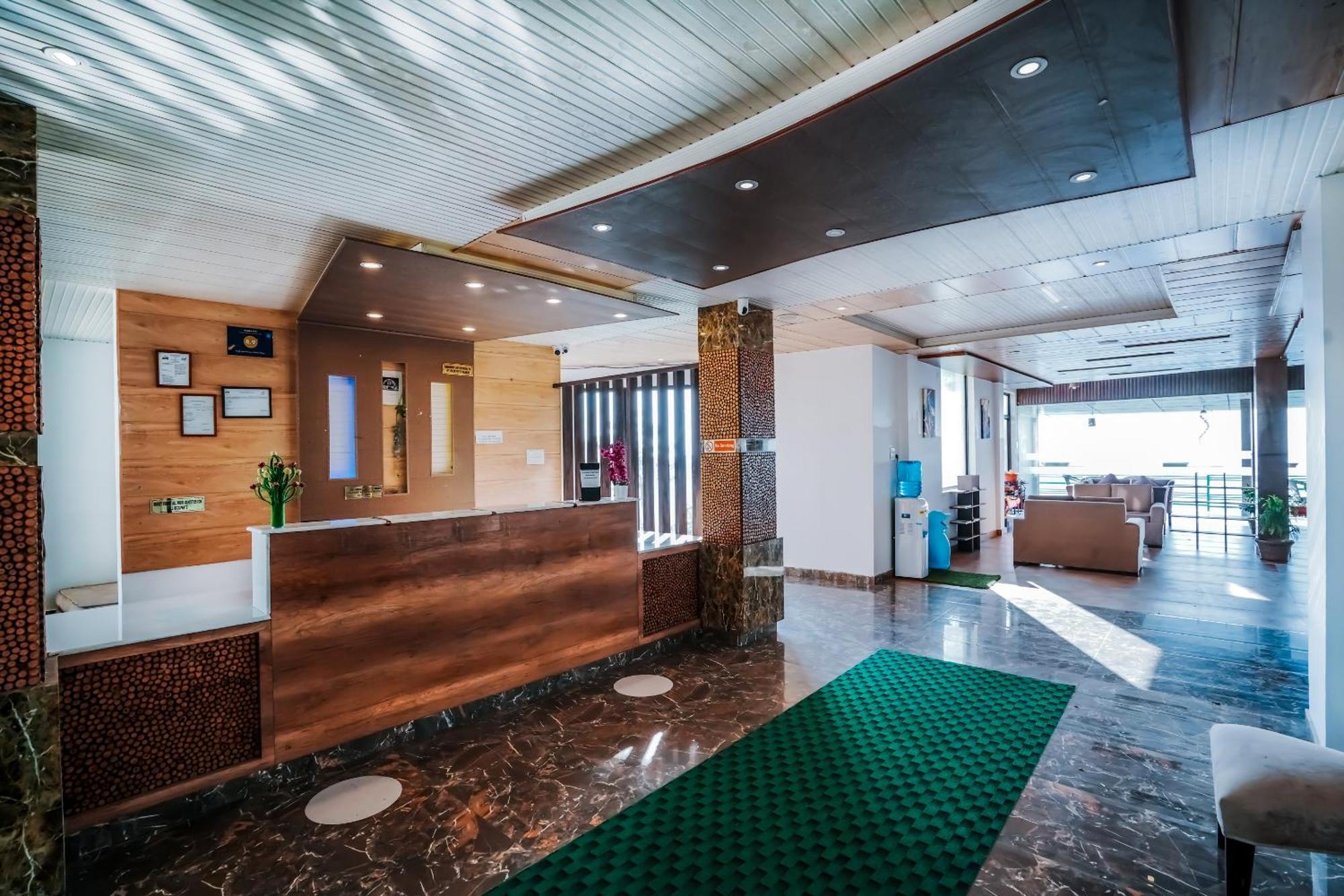 Himalayan Mountain And Valley View - Garden With Bonefire - Ample Parking - Luxury Balcony Rooms -By Aachman Stays!! Mashobra Shimla Eksteriør billede